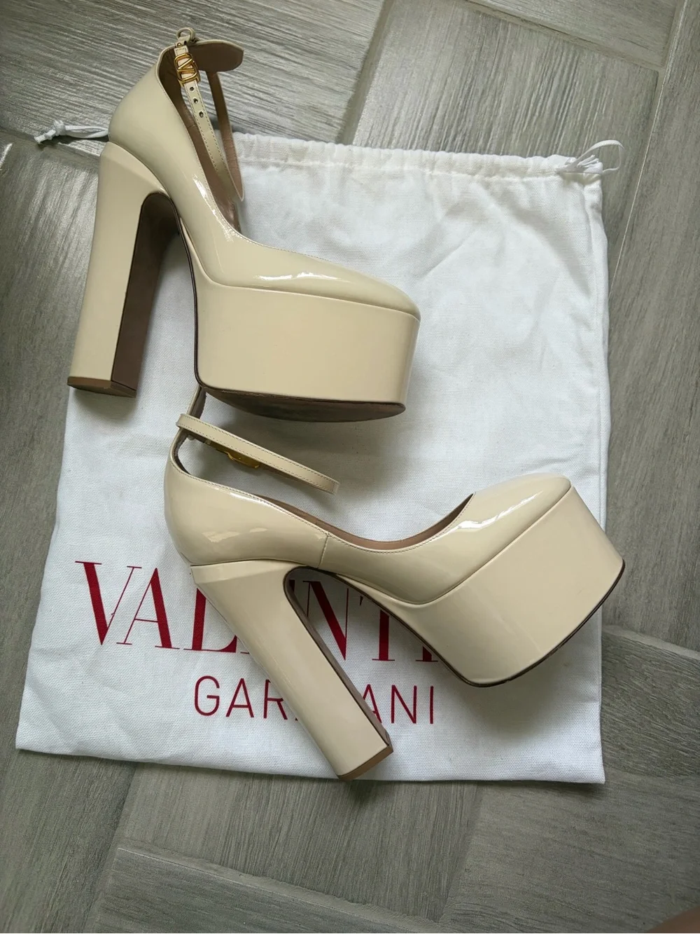 Valentino Ivory Patent Leather Tan-Go Platform Ankle Strap Pump Size 36.5